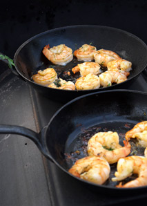 Soirée avec un barbecue américain dans un fameux «Smoker»